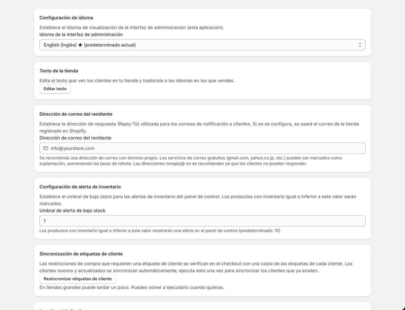 La pantalla de configuración: remitente, umbral de aviso de inventario, logotipo del albarán, idiomas y plantillas de correo.