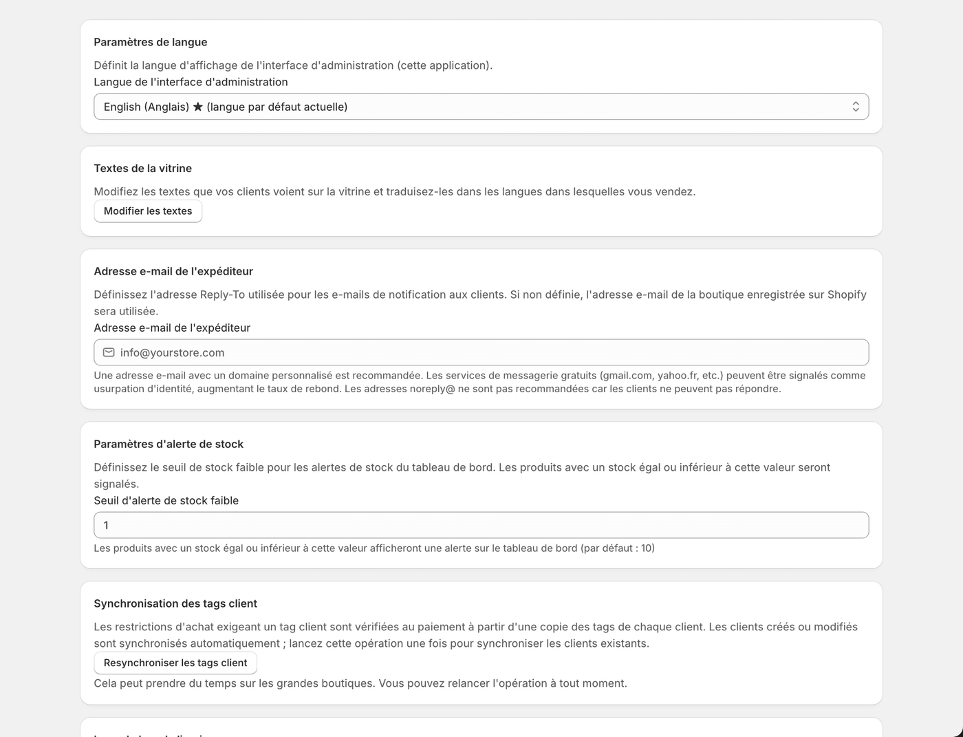 L'écran des paramètres : adresse d'expéditeur, seuil d'alerte de stock, logo du bon de livraison, langues et modèles d'e-mail.